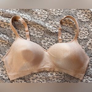 Bali Seamless Beige Bra - NWOT - 40C